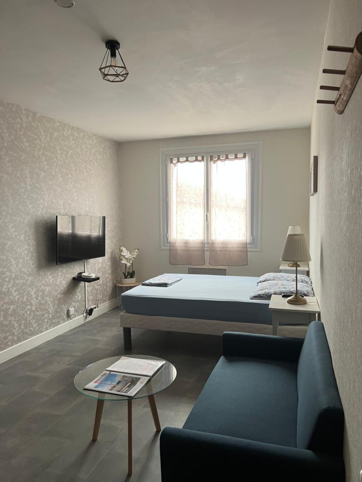Joli Studio Avec Parking Prive, Bien Situe 물랭 외부 사진