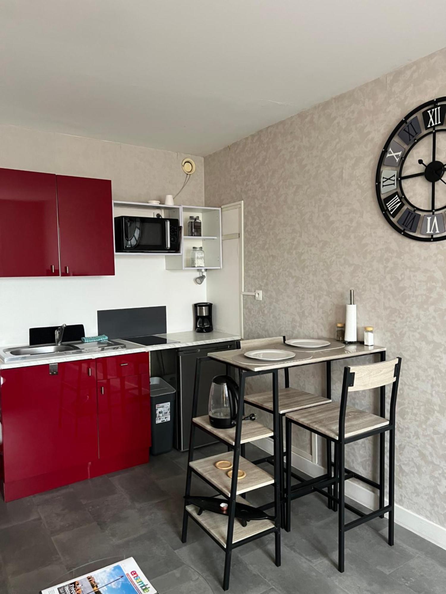 Joli Studio Avec Parking Prive, Bien Situe 물랭 외부 사진